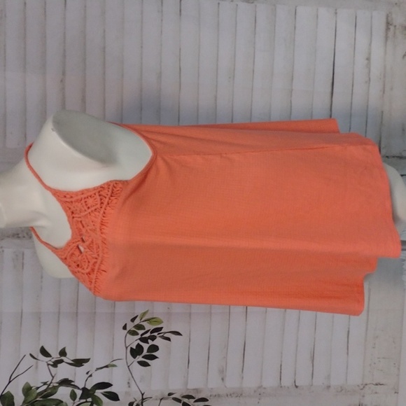 Torrid High Neck Cami Tank, Size 2 - Picture 7 of 10